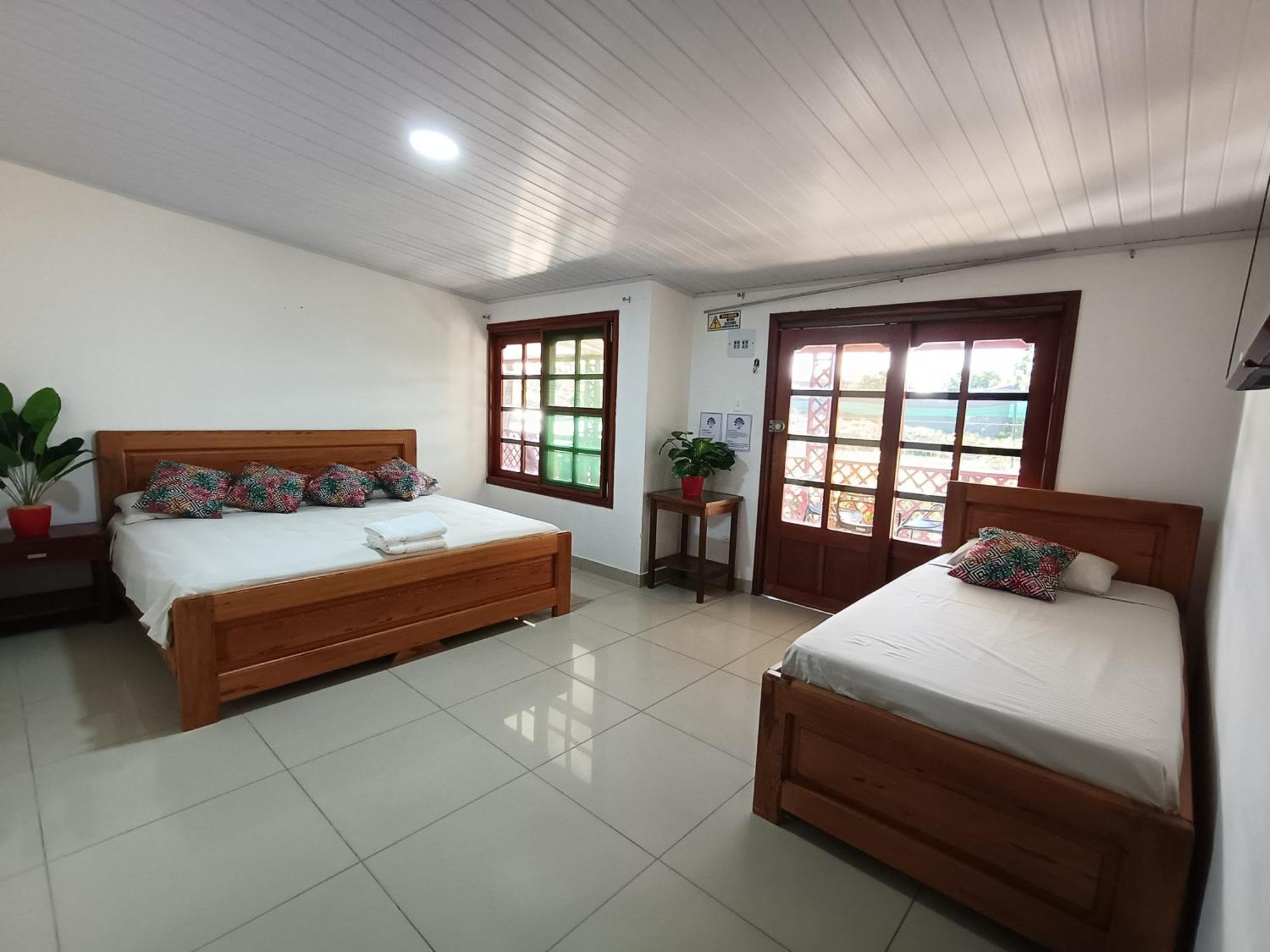 Kanaq Hotel Tours Летисия Экстерьер фото