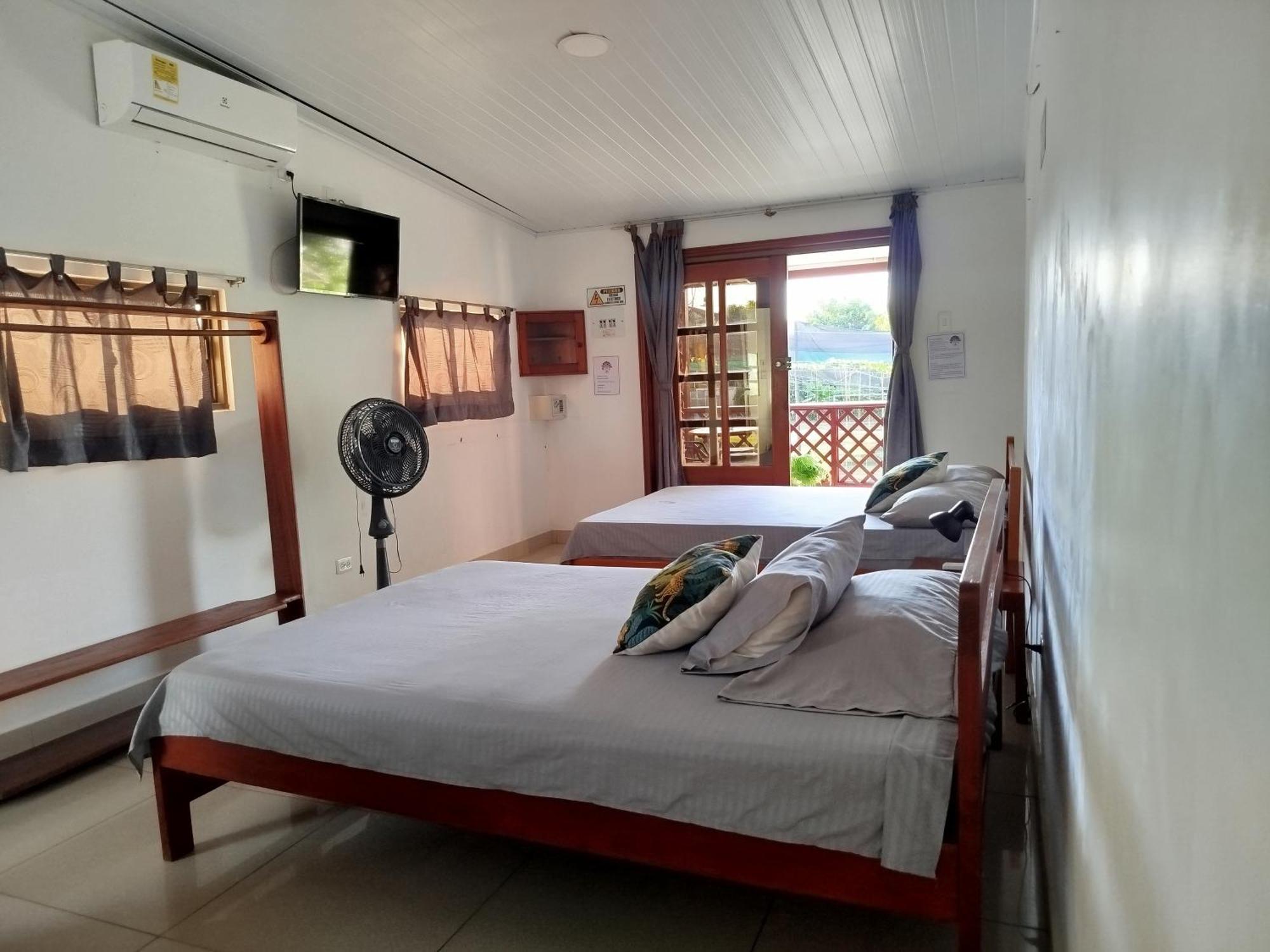 Kanaq Hotel Tours Летисия Экстерьер фото