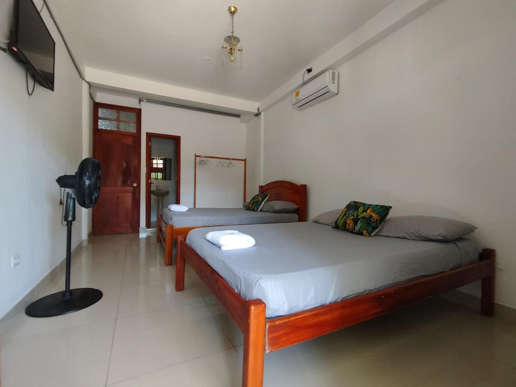 Kanaq Hotel Tours Летисия Экстерьер фото